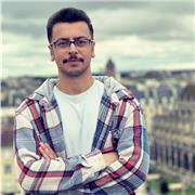 Je enseigne l’anglais aux élèves et leur aide aux devoirs et rattrapage